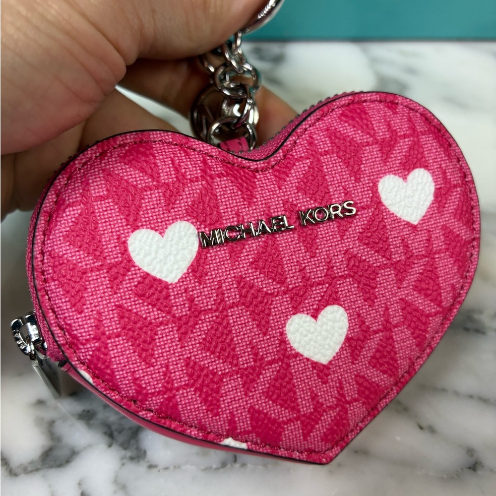 Michael Kors MK Jet Set Travel Hibiscus Pink Heart Coin Pouch Charm - NWT - Picture 3 of 7